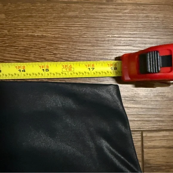 Lululemon Athletica Black Metallic Wunder Under High Rise cropped tights size 20 - Picture 8 of 10